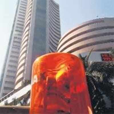 Sensex slips on oil prices; seen sinking to 13K by year-end
