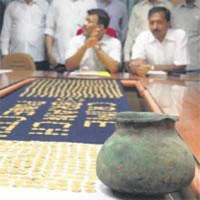 Pot of ancient gold coins found in Pune