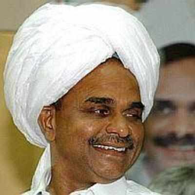 YSR Reddy's land doles cost Andhra Rs 1 lakh crore: CAG