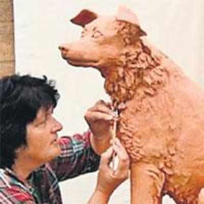 Devoted dog immortalised in bronze