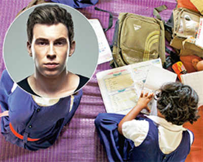 Dance to Hardwell and educate 18,200 kids