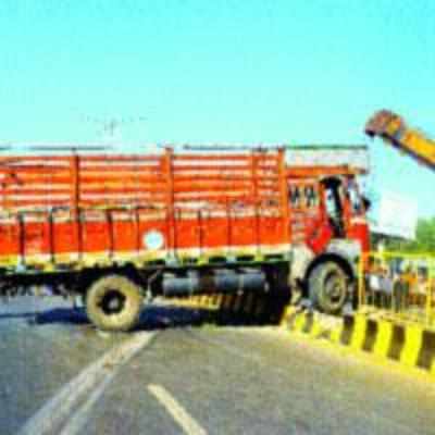 Truck accidents at GB road lead to traffic snarls