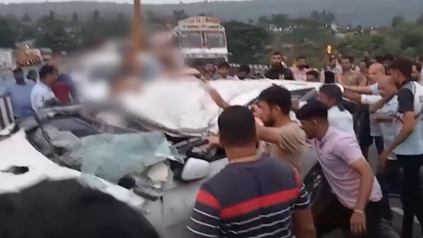 5 dead, 2 injured as car plunges 100 feet off bridge into Jagbudi Riverbed on Mumbai-Goa highway