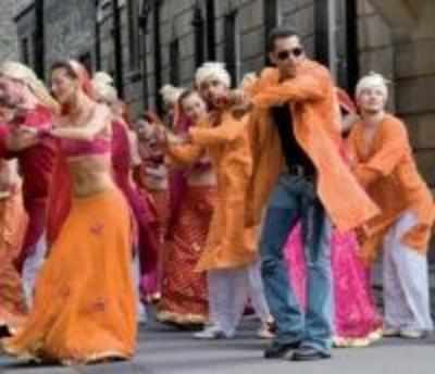 Amid recession, hopes float for Bollywood