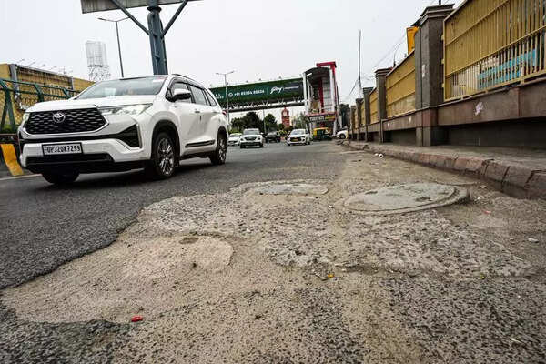 Noida sets April deadline to resurface 150km roads