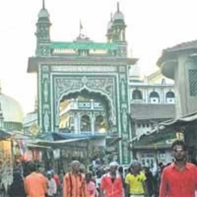 State Wakf Board can remove encroachers from religious premises