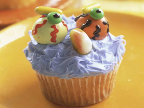 Eyeball cupcakes, spooky costumes
