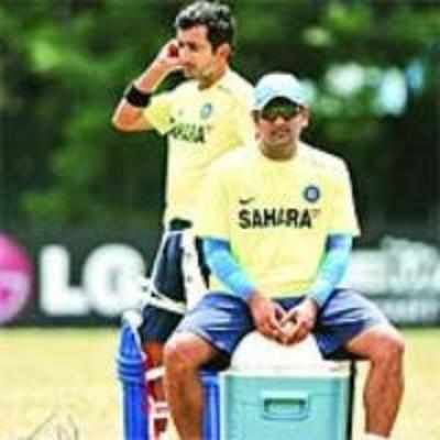 Dhoni sticks to old school