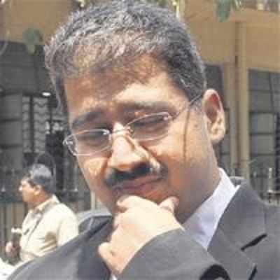 Dismiss FBI officers, 26/11 lawyer pleads