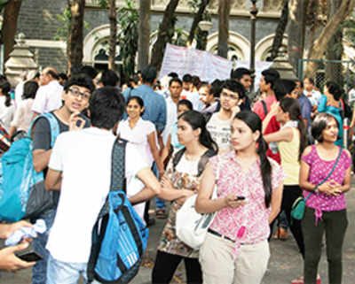 Good HSC results lead to rush for admission forms