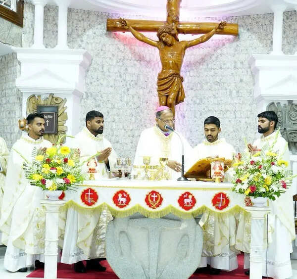 Four Carmelite deacons ordained priests at Infant Jesus Shrine