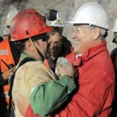 First of 33 Chilean miners rescued