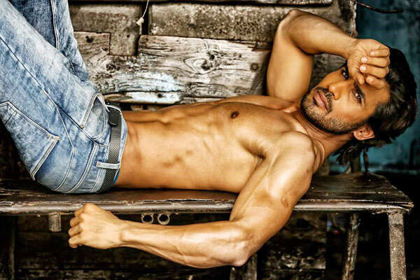 Krip's perfect abs secret revealed!