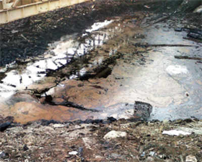 MbPT struggles to clean Mahul oil spill