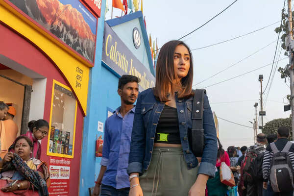Miss my college days: Tridha gets nostalgic at Kolkata book fair