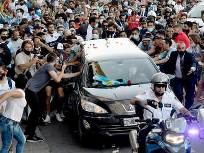 Funeral worker sacked for selfie with Maradona in coffin