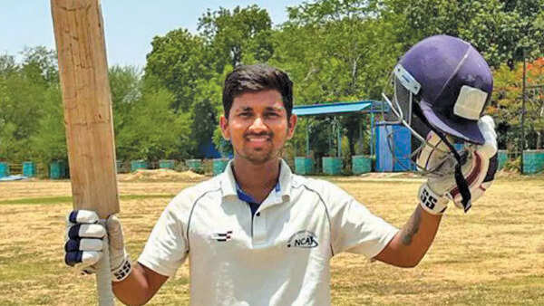 Mandar Mahale slams record 324 in 166 balls