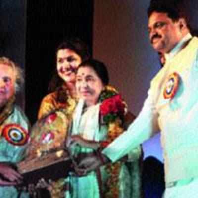 Singing maestro Asha Bhosale feted in the city