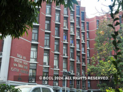 Election Commission to seek details of Niti Aayog vice-chairman's remarks against Congress over minimum income promise