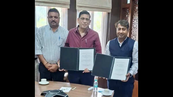 CNLU signs MoU with STPI