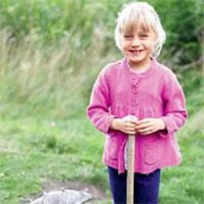 Girl, 6, digs up 160 mn-yr-old fossil with spade