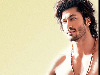 Vidyut Jammwal's exercise plan will help you de-stress and develop immunity during the lockdown