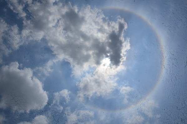 Sun Halo Unique Scenes Witnessed By Bengaluru Today Photo Viral What Is Sun  Halo