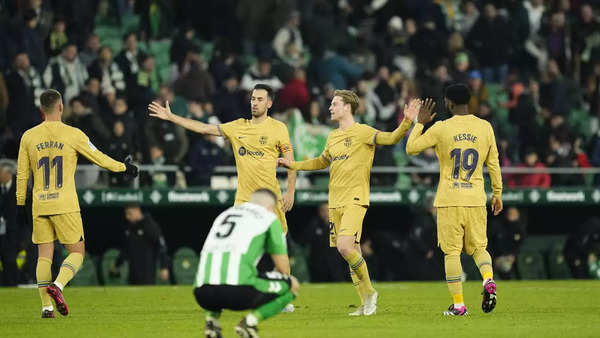 Robert Lewandowski hits brace as Barcelona cruise past Elche, Sevilla earn  crucial win