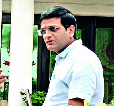 ED arrests social welfare director