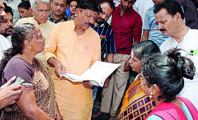 Doc-turned-BJP candidate treats people on the campaign trail