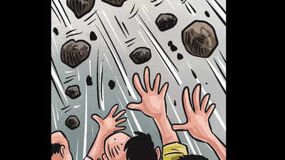 Parking dispute leads to stone pelting in Ahmedabad's Sardarnagar