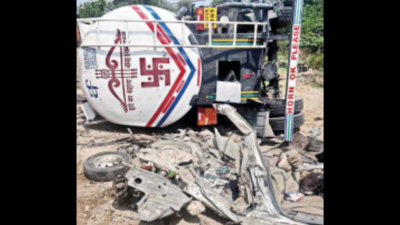 8 of a family killed as truck overturns on car on Jaipur-Ajmer highway