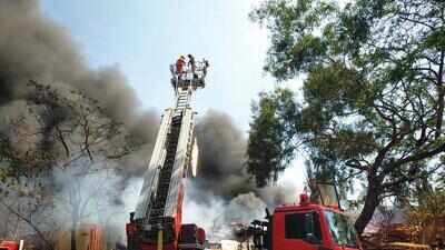 Dhavali fire under control, soil sought to extinguish it