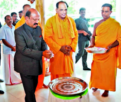 Bengal guv opens Nava Oli Jyotirdinam celebrations