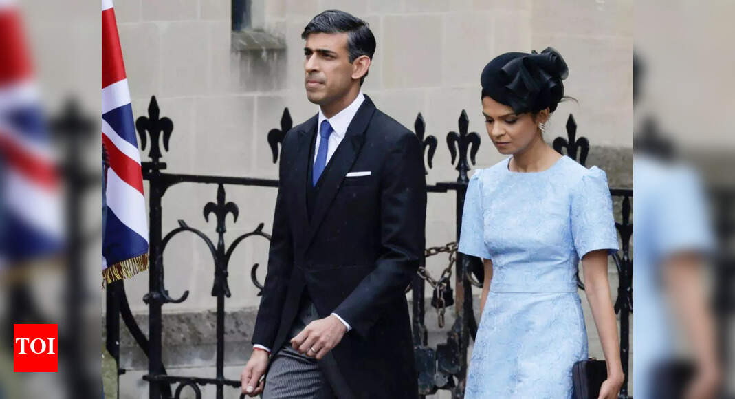 Rishi Sunak’s wife and Infosys heiress Akshata Murty stuns in a ‘Cinderella’ dress at King Charles III’s coronation – Times of India Rishi Sunak’s wife and Infosys heiress Akshata Murty stuns in a ‘Cinderella’ dress at King Charles III’s coronation – Times of India