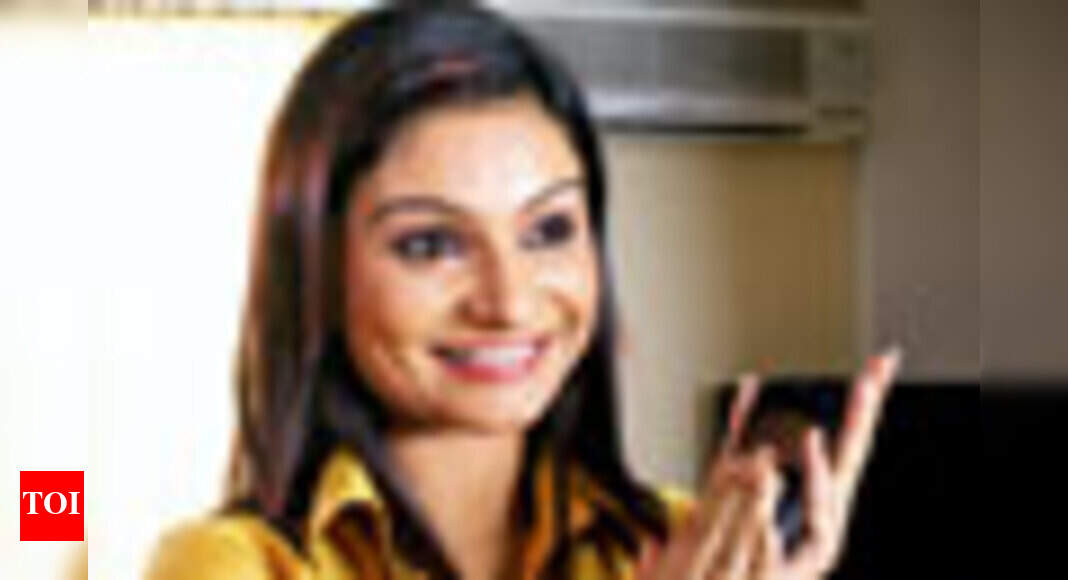 Dimpy broke her pregnancy news to me: Shiboprosad - Times of India