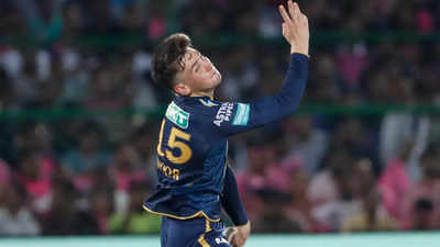 Noor, the 'left-handed Rashid', gets going for Titans