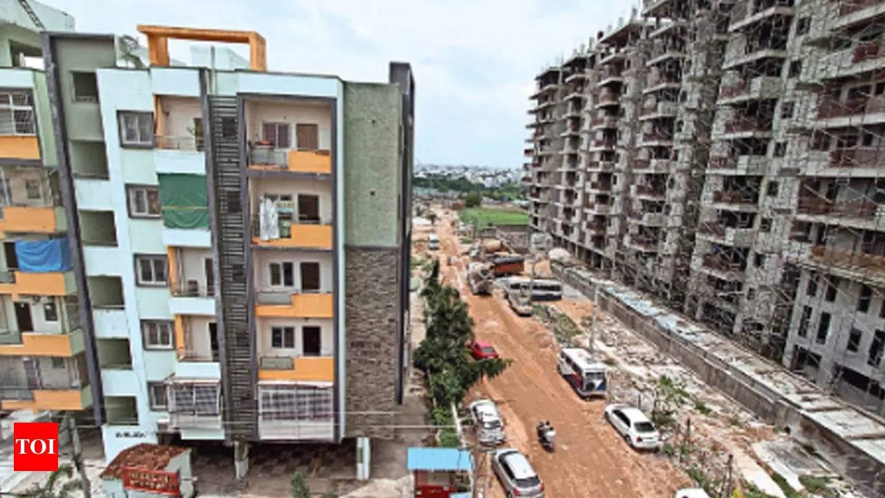 Towering Complexes Shrink Traffic Space, Spark Gridlock | Hyderabad News -  Times of India