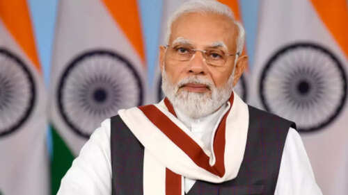 Phone flung at PM Narendra Modi convoy again in Bengaluru roadshow; cops say not intentional