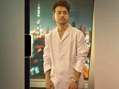 Tony Kakkar unveils new song 'Senorita' first look poster | Hindi Movie  News - Times of India
