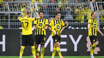 Dortmund crush Wolfsburg 6-0 to stay a point behind Bayern | Football ...