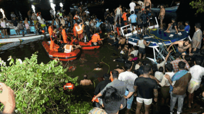 20 drown as 'overloaded' tourist boat with 30-­40 people sinks in Kerala