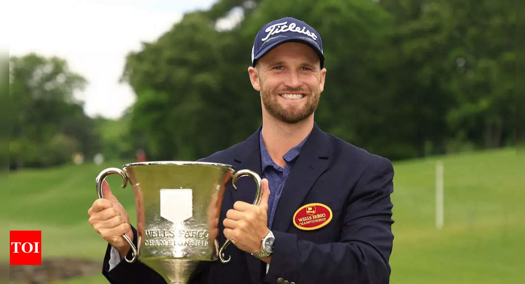 Wyndham Clark holds off Schauffele to win first PGA Tour event at