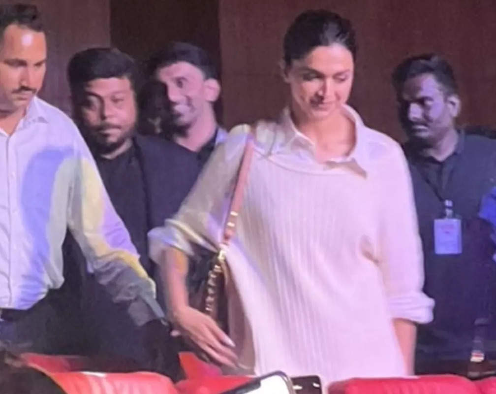 
Watch: Deepika Padukone takes fans by surprise as she attends an event in Bengaluru with her sister
