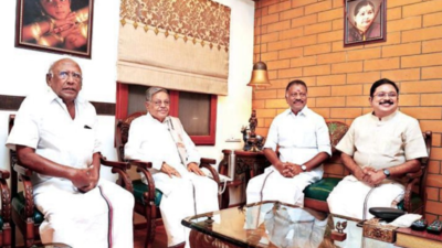 Chennai: O Panneerselvam joins hands with TTV Dhinakaran to 'reclaim AIADMK', says will meet VK Sasikala too