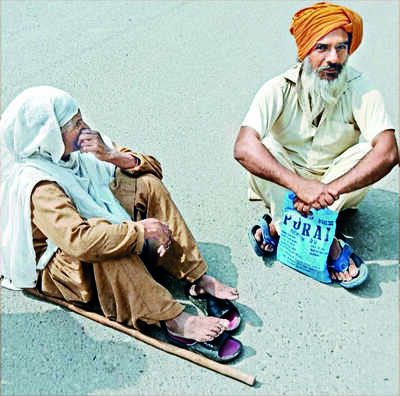 92-yr-old woman’s plaint ‘not heard’ by SSP, she protests