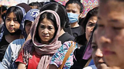 Over 1,000 displaced people in Manipur cross over to Mizoram