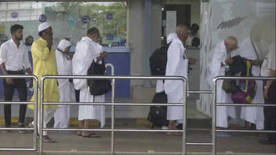 Why charge hajis from Ahmedabad more, Gujarat committee asks Centre