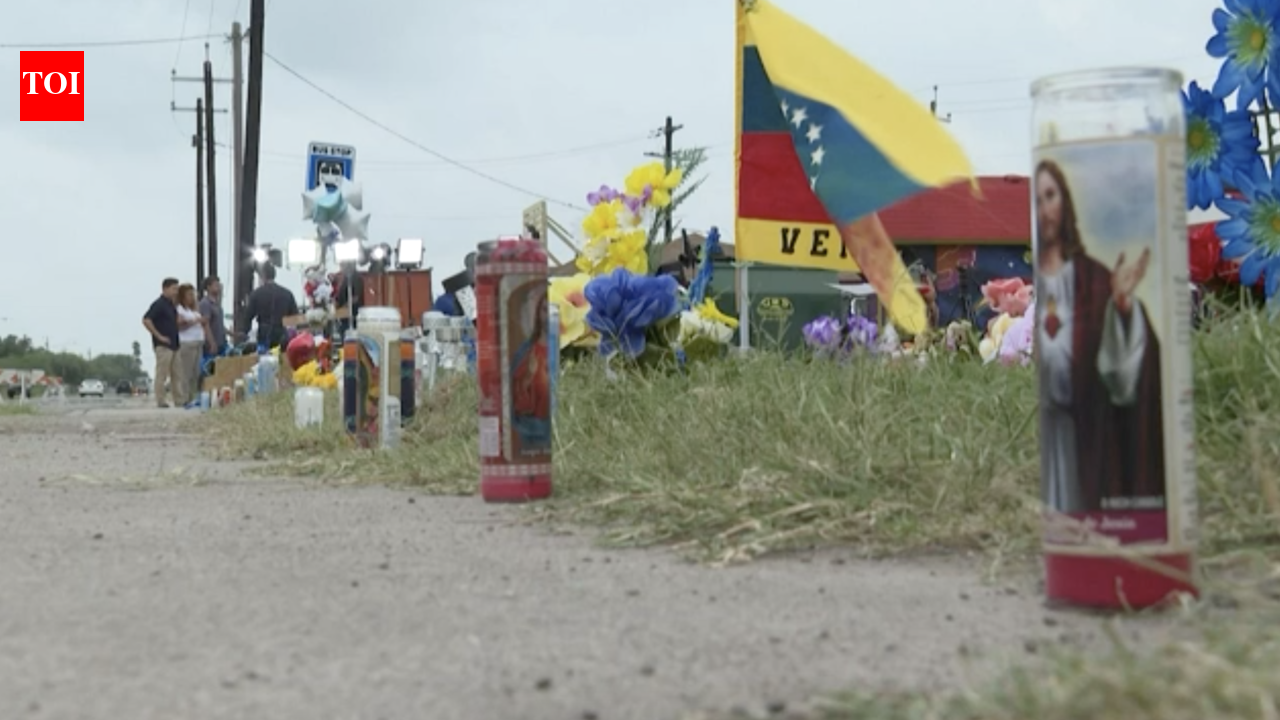 Texas: Vigil for victims of US bus stop crash