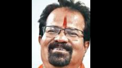 Former Mumbai mayor and Shiv Sena (UBT) loyalist Vishwanath Mahadeshwar dies at 63